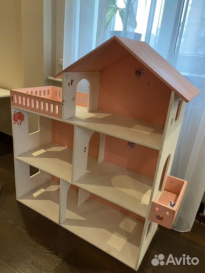 Большой кукольный домик