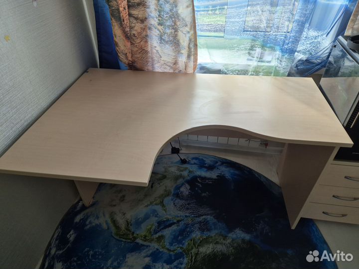 Компьютерный стол