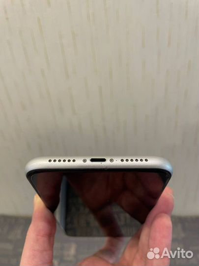 iPhone Xr, 128 ГБ