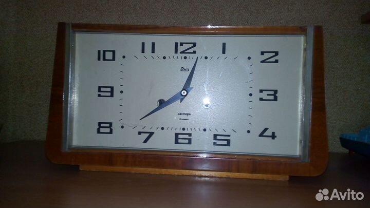 Настольные часы Янтарь с боем