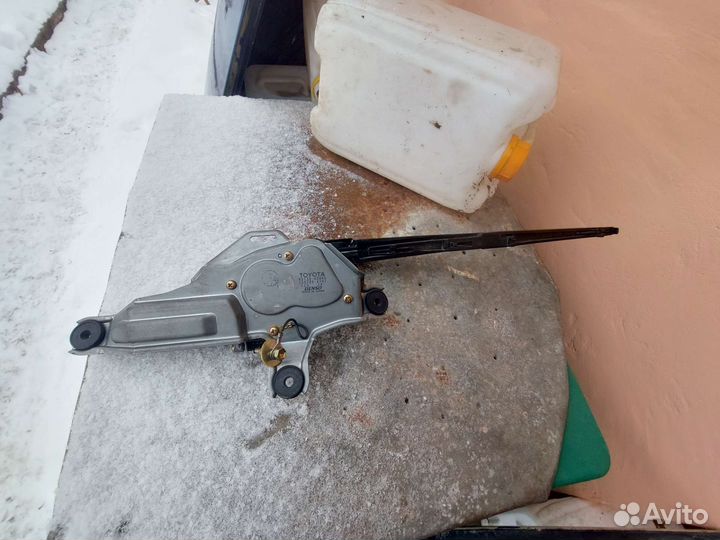 Задний мотор стеклоочистителя toyotarav4