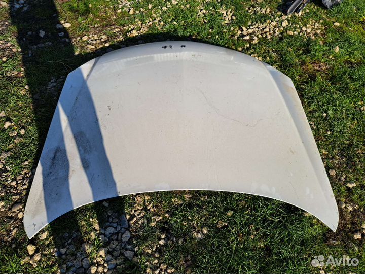 Капот на Nissan Skyline v35