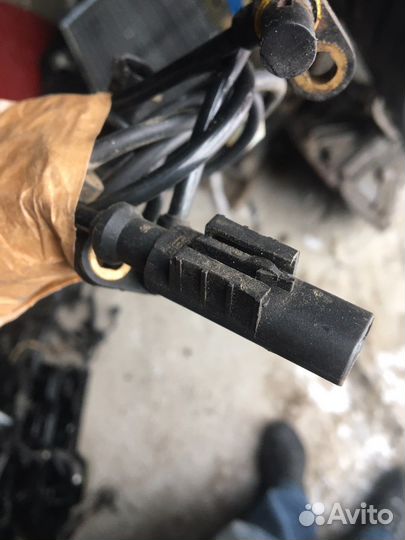 Датчик абс Нива 21214 urban Бош