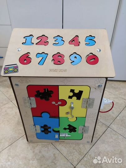 Домик, бизи дом для детей развивающий