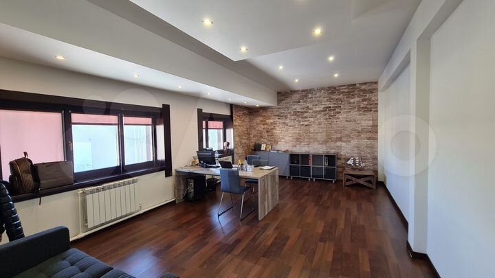 Очень приличный офис, 33м², 2 этаж, ку включены
