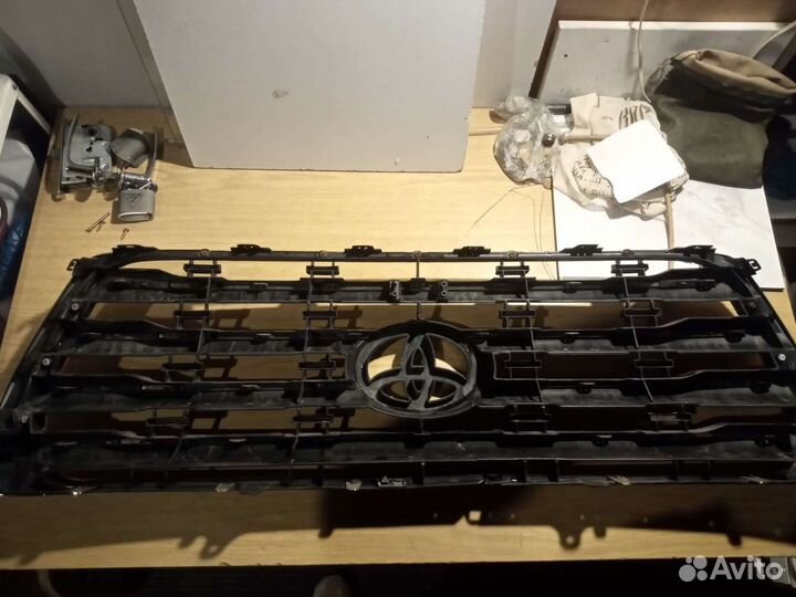 Решетка радиатора toyota land cruiser 200