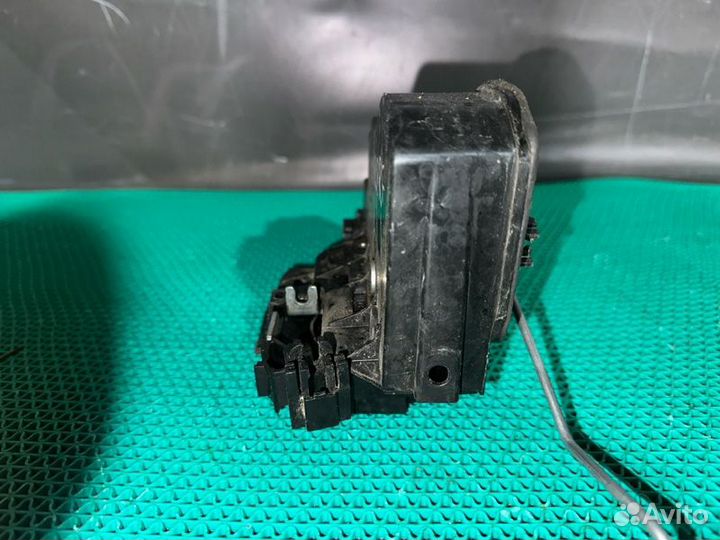 Замок боковой двери передний правый Bmw 5-Series