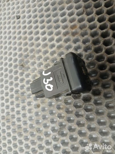 Кнопка обогрева заднего стекла Nissan Maxima J30