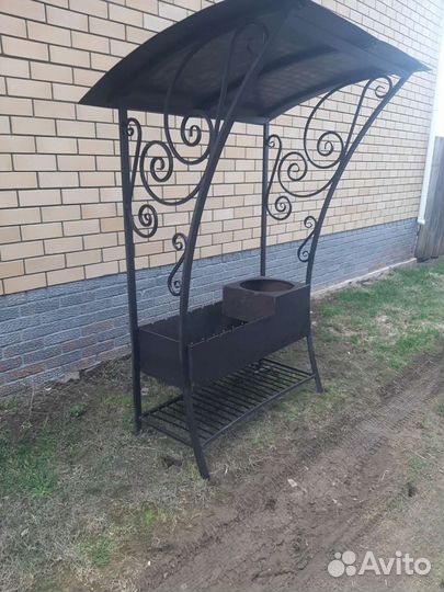 Крытый кованный мангал
