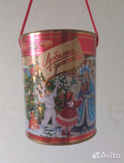 Коробка подарочная новогодняя