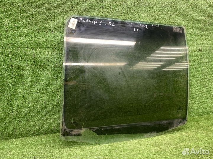 Стекло двери заднее левое Volkswagen Golf 3