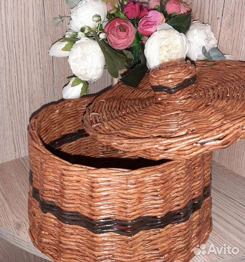 Корзина плетеная с крышкой