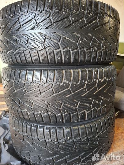 Pirelli Ice Zero 275/45 R21