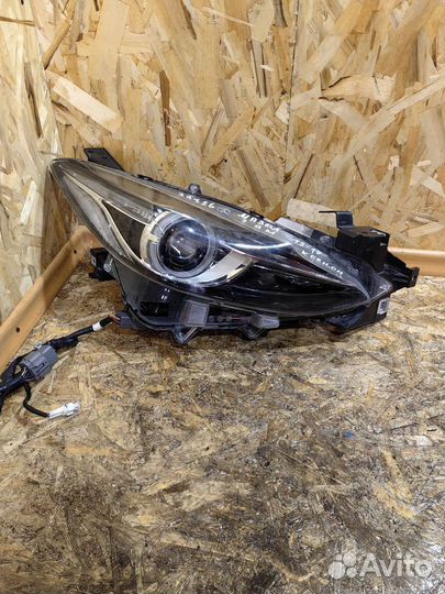 Фара Правая Ксенон Мазда 3 BM Ксенон BHN351030