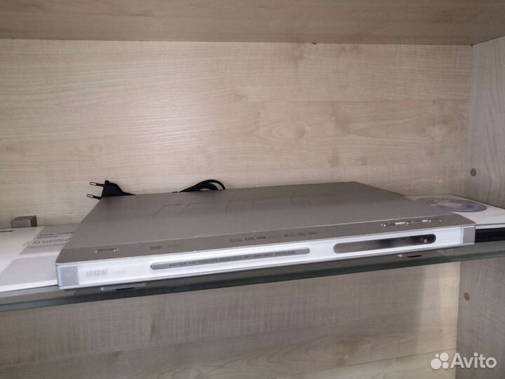 DVD плеер BBK DV966S (с караоке)