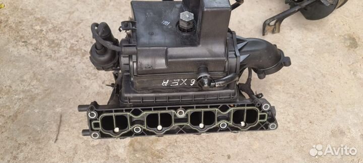 Впускной коллектор Opel Astra H Zafira B 55559368