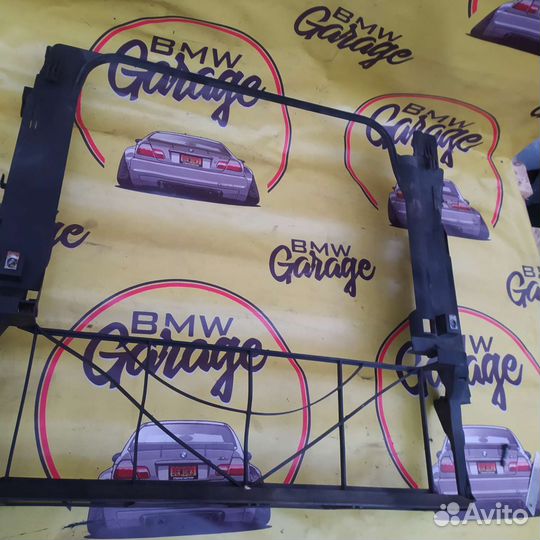 Bmw e53 x5 кронштейн основной радиаторра