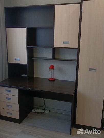 Письменный стол со шкафом