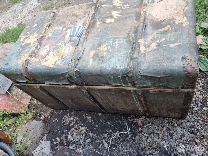 Старинный сундуе