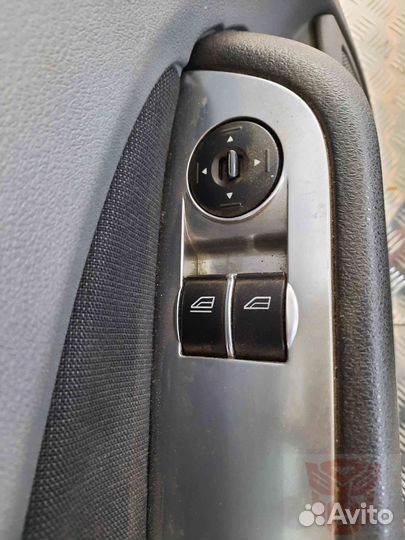 Кнопка стеклоподъемника правый Ford Focus 2