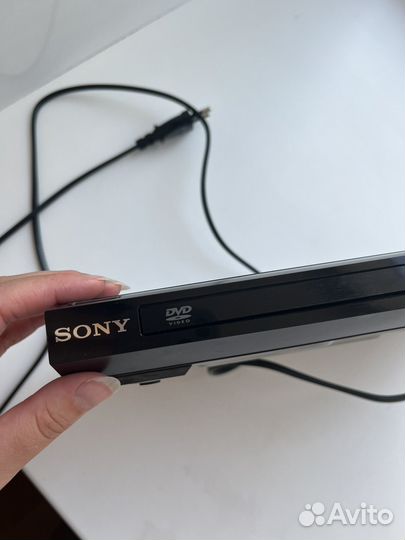 Dvd плеер Sony DVP-SR550K