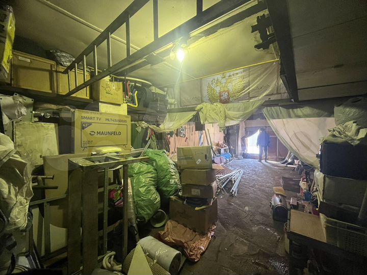 Гараж, > 30 м²