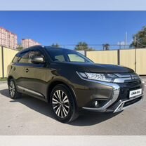 Mitsubishi Outlander 2.0 CVT, 2020, 62 000 км, с пробегом, цена 2 590 000 руб.