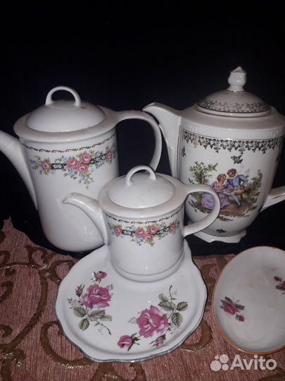 Фарфоровый чайник
