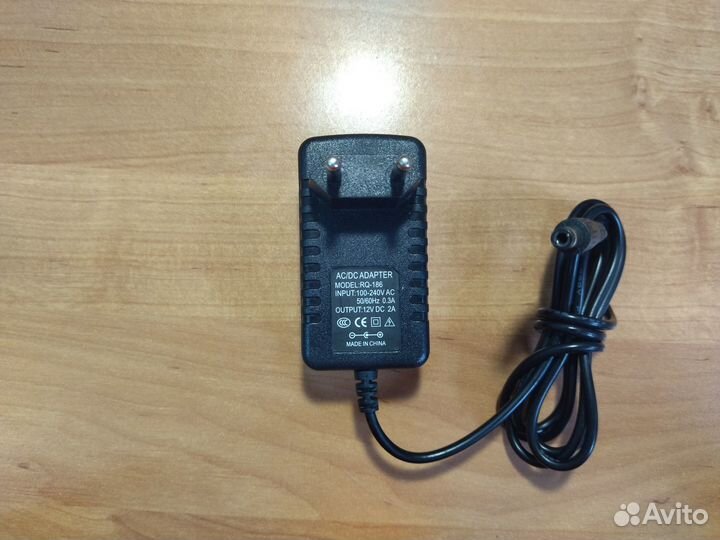 Блок питания 12v 1А, штекер 5.5х2.5мм