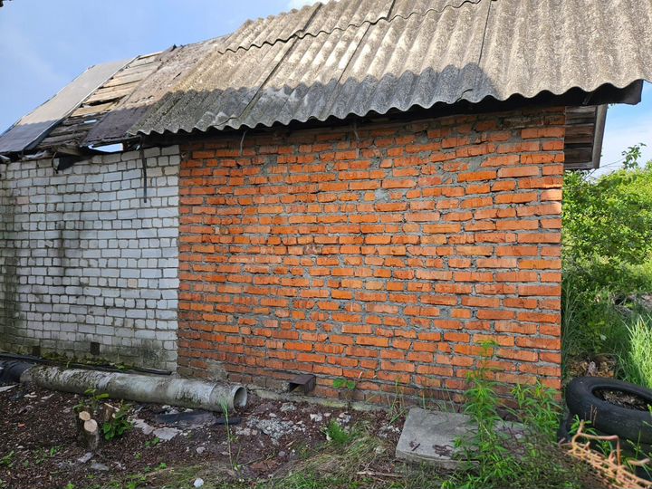 Дом 15 м² на участке 6 сот.