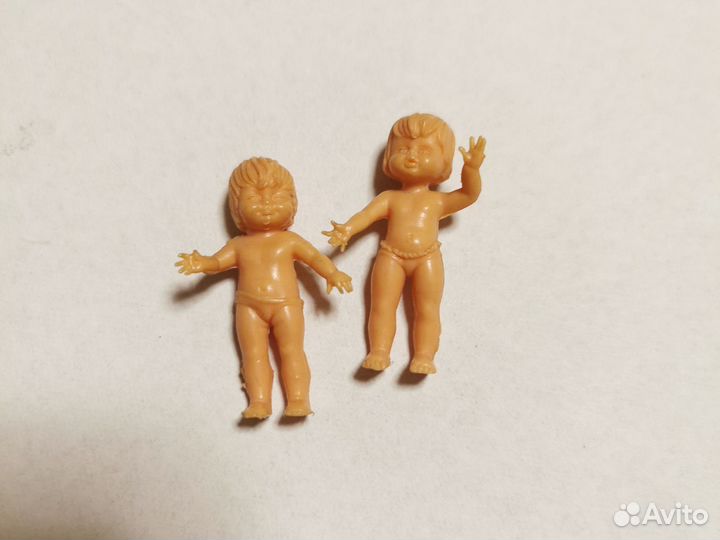 Микро пупсы из киндеров начала 90-х годов