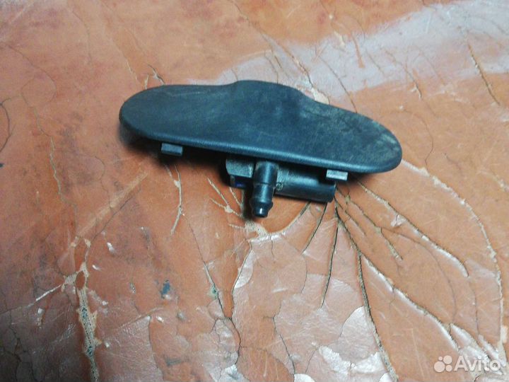 Форсунка омывателя лобового стекла Audi Q7