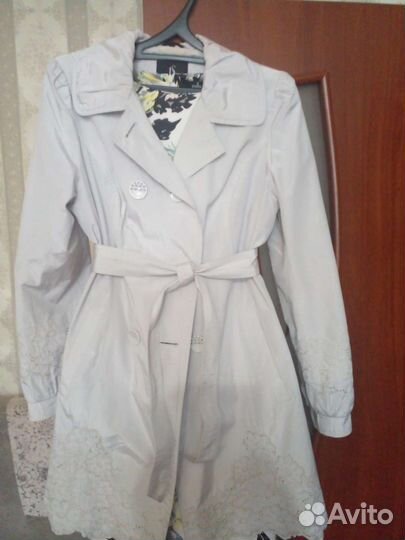 Плащ и платье