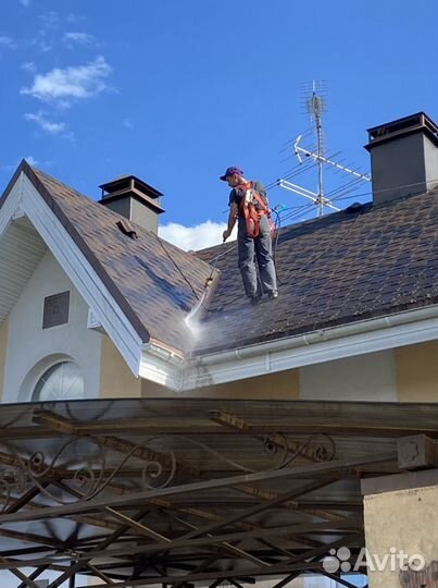 Очистка кровли от мха. Мойка кровли
