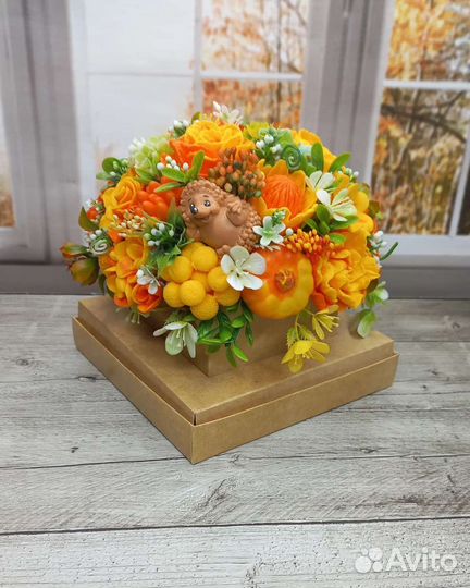 Осенний букет с ёжиком