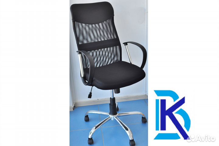 Офисное кресло 