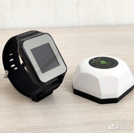 Кнопка вызова официанта, часы-пейджер персонала