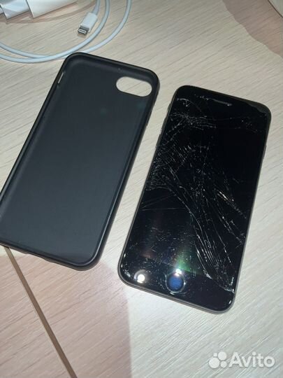 iPhone 8, 64 ГБ
