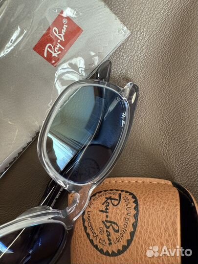 Солнцезащитные очки Ray Ban