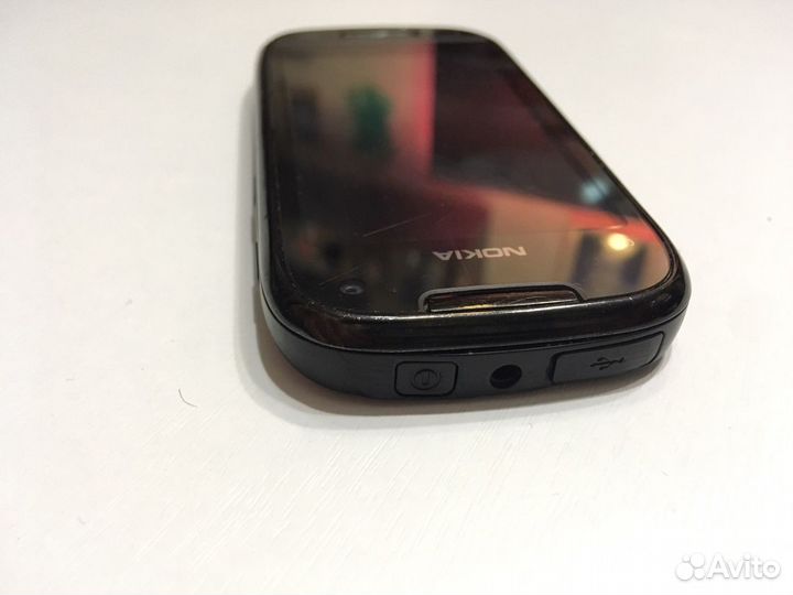 Телефон Nokia C7