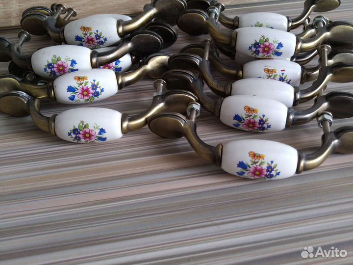 Дверные ручки на кухню