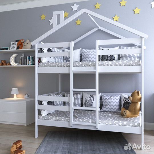 Двухъярусная детская кровать для мальчиков