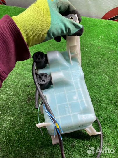 Бачок стеклоомывателя Toyota Town Ace Noah SR50