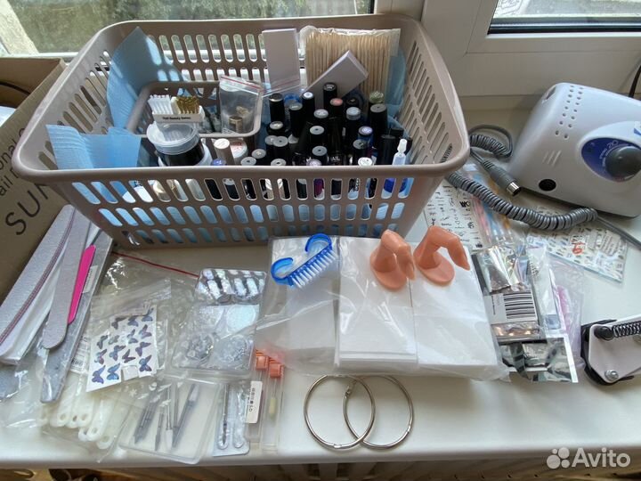 Продам набор для начинающего мастера маникюра