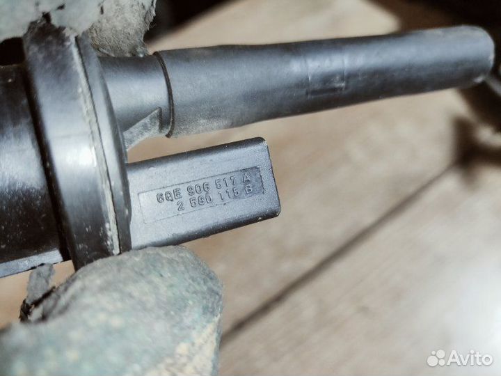 Вакуумный клапан Volkswagen Golf 6 caxa 1.4 2010