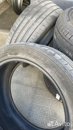 Kumho Ecsta PS71 225/45 R18