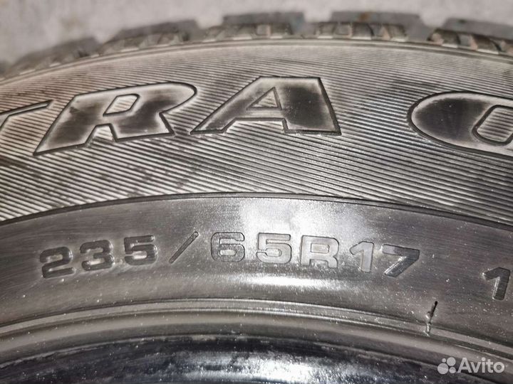 Goodyear UltraGrip 500 235/65 R17