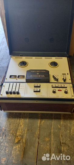 Катушечный магнитофон Комета 212М