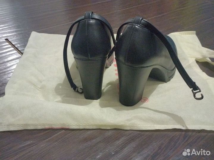 Туфли женские 35 размер новые