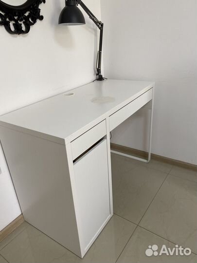 Компьютерный стол IKEA белый